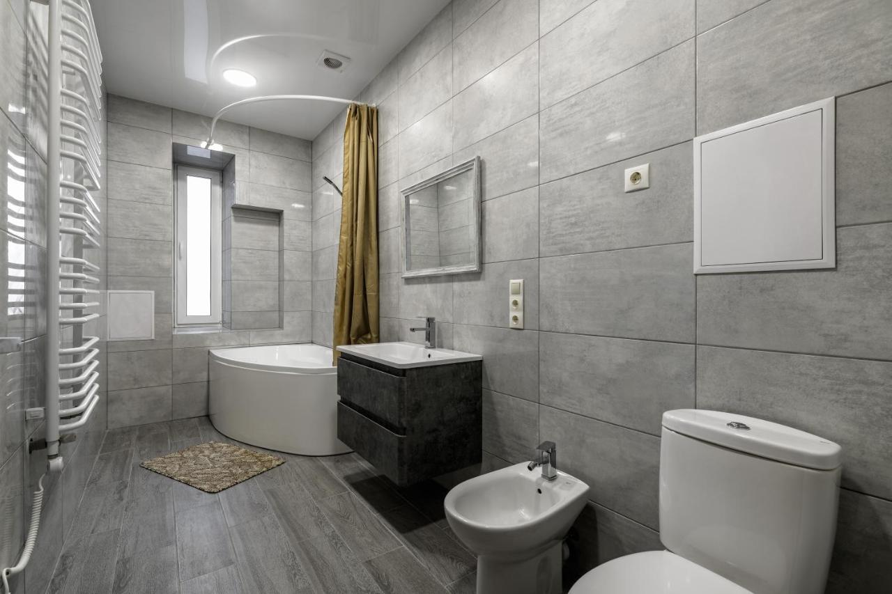 Kyivska Apartments リヴィウ エクステリア 写真
